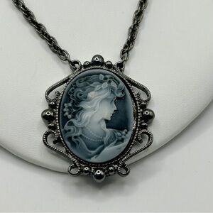 Victorian Style Cameo Pendant Necklace